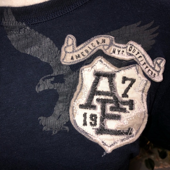 AMERICAN EAGLE OUTFITTERS SIZE XSTP NAVY BLUE SHORT SLEEVE SHIRT DISTRESSED LOGO - Picture 2 of 4